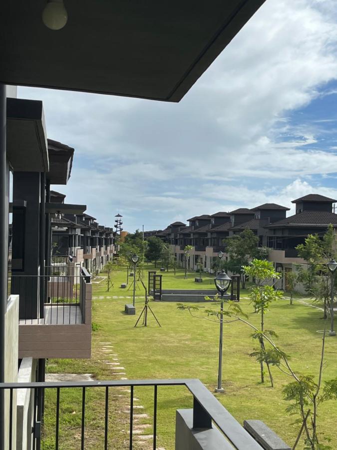 Seafront Residences Vacation Getaway San Juan  Bagian luar foto