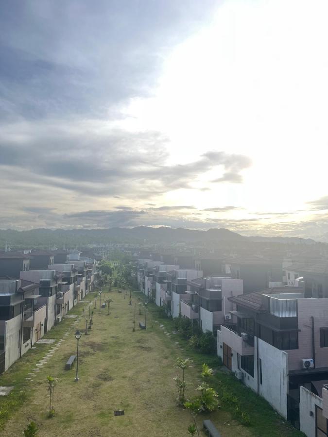 Seafront Residences Vacation Getaway San Juan  Bagian luar foto